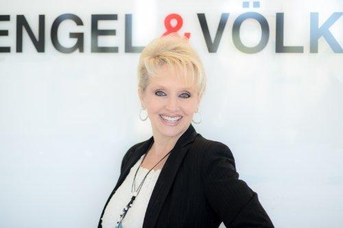 Andrea Farrell, REALTOR