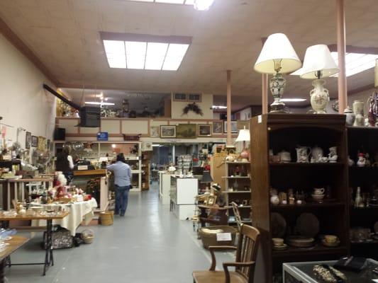 Miss Sarah's Antiques & Artistry