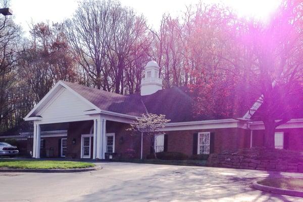 Front entrance to Warren Dermatology.