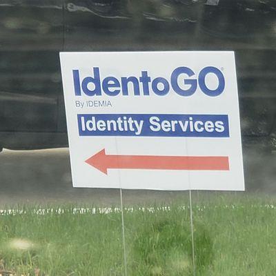 Clear signs to entrance