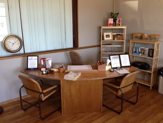 Pure Elements Front Desk