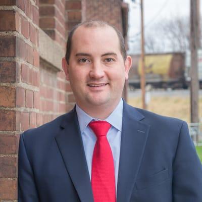 Jonathan Drewes, chief manager of the firm, assists clients and associate counsel with analysis and strategy in various matters.