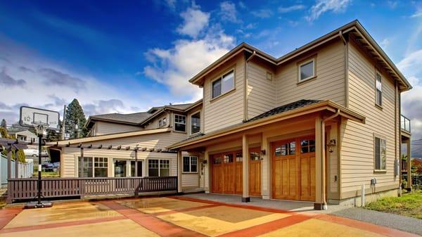 Jason Jones-RE/MAX 1St Realty