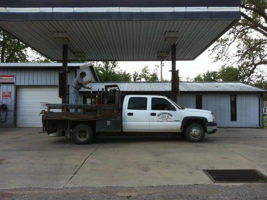 Hicks'service Center