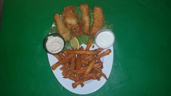 10 dollar lunch special Mahi fingers and sweet potatoe fries