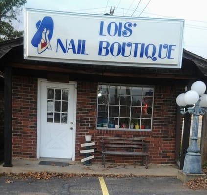 Lois' Nail Boutique