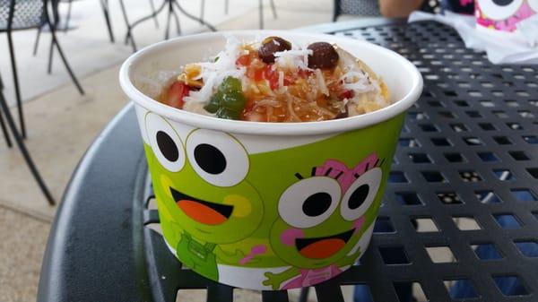 Sweet Frog: froyo with toppings