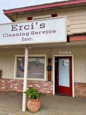 Eric's cleaning service
Call now!