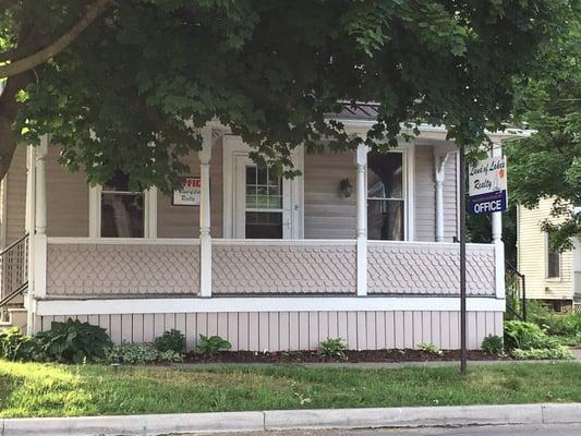 Land Of Lakes Realty