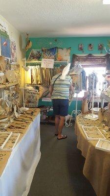 The owner's parrot, Stella, really took to my mom and shopped with her!