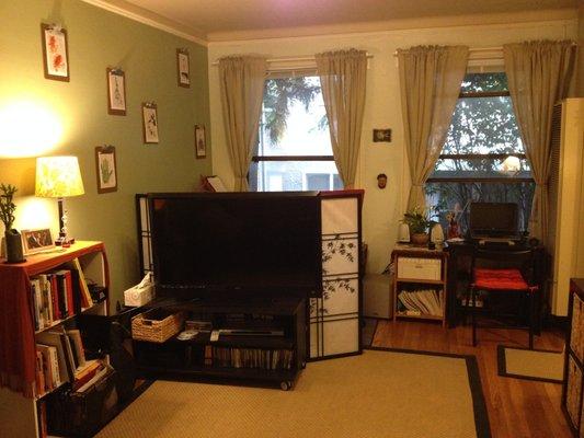 Eastlake apartment. Thanks to Laura Chambers for the pic!