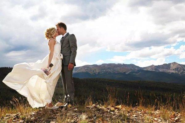 Specializing in Bridal and Ladies' Special Occasion Apparel