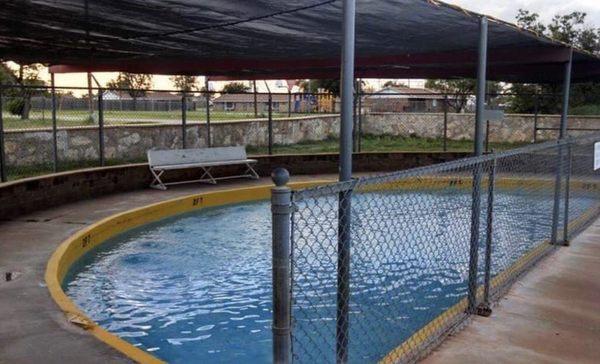 Quanah Swimming Pool