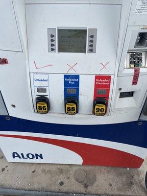 When you are in middle of no where Texas and you're not sure what gas is available, no worries there are hand written signs