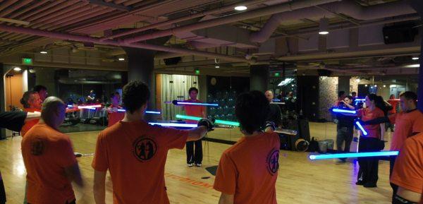 LudoSport classes consist in a warm-up, technical exercises, sparring exercises and duel. At session end, athletes salute eachother (pic).