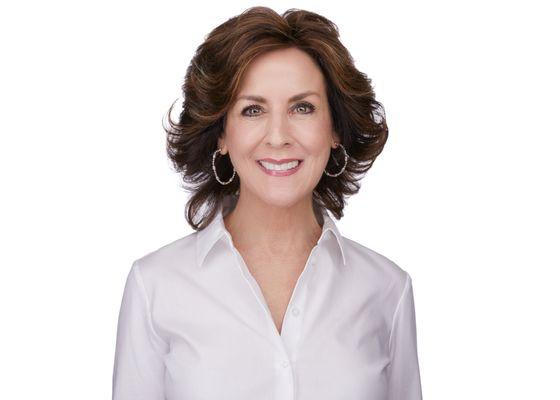 Financing Homes in the Puget Sound for 20+ Years, Deanne Yellam, Senior Loan Officer.