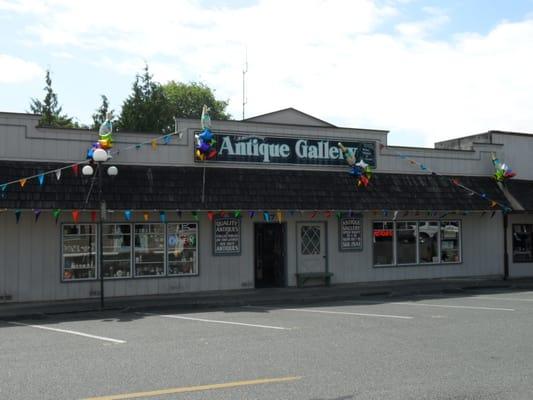 Everybody's friendly favorite! Simply the best customer service in town.