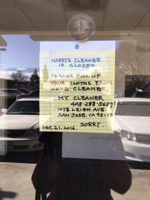 This store was closed... i didn't know that when I got there.... oh my goodness!!