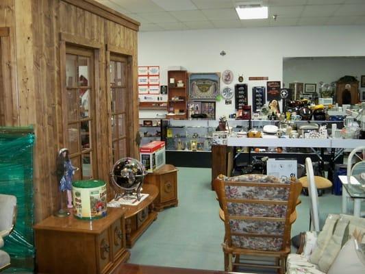 So many cool things from meat slicers to motorcycle saddle bags, Vickie's Quality Thrift and Gold has it all!