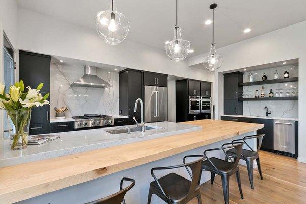 Lamar Valley Craftsman