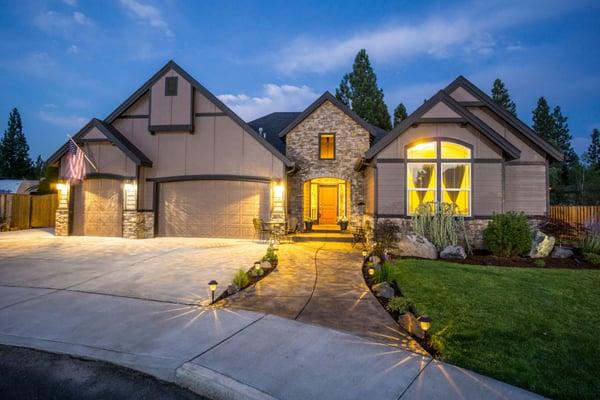 Beautiful Home in River Canyon Estates.  3bd 2.5 bath $649,900