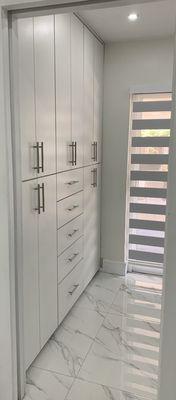 Cabinet closet