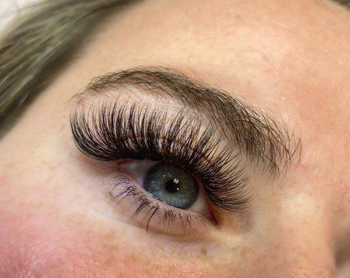 Volume lashes