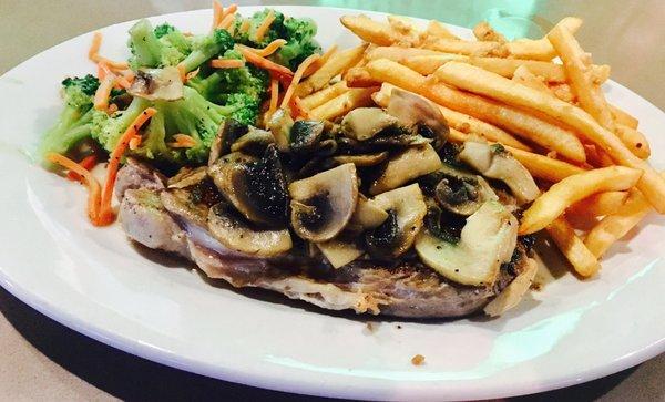 Best RIBEYE STEAK,loved it.nice patio,Flamezz restaurant bar Marysville.Great staff,heard they got new chef and management.GOOD EXPERIENCE