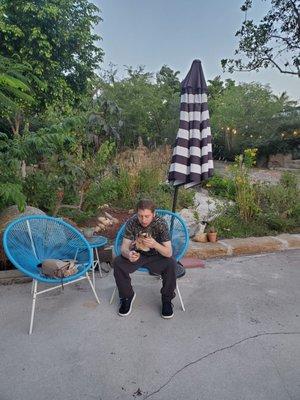 Great place to hang, chill out and enjoy vegan ice cream.