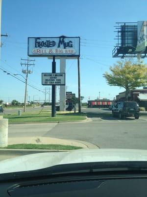 If you see this sign pull in for ahhhhh frosty mug!