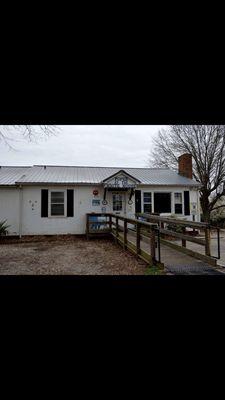 Exterior of Popes at the White House.