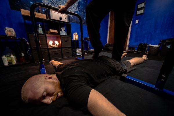 Thai Yoga Massage targeting the QL