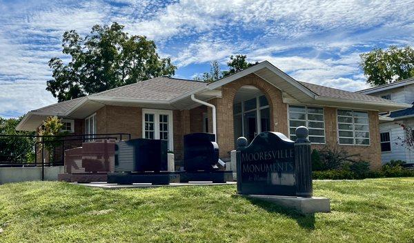 The monument display at Mooresville Monuments & Memorial Gifts