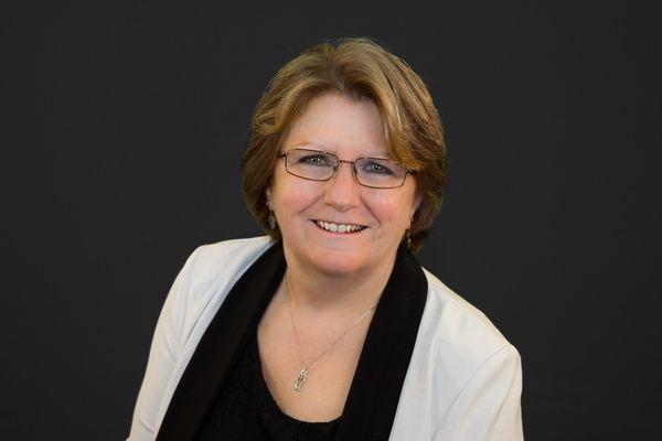 Karolyne Lucia, Real Estate Professional