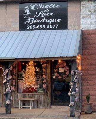 Chelle & Lace Boutique