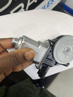 Passenger side Front door window motor