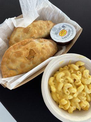 The Mac Bowl Food Truck