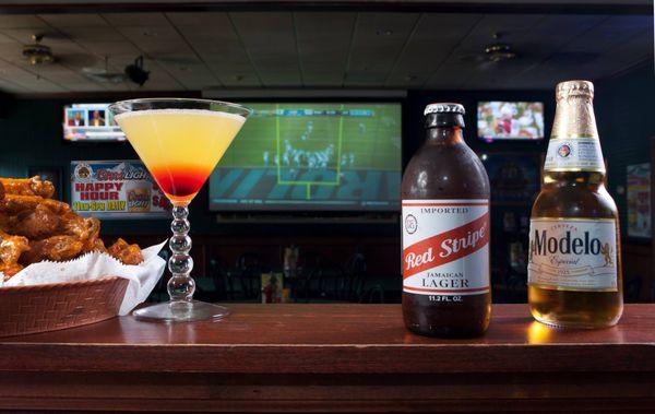 On Tap Montrose has a full service bar and many craft beers on draft and in bottle.