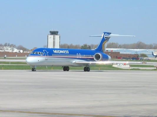 Midwest Airlines Boeing 717-200