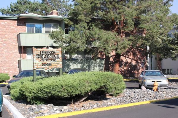 Richland Colonial Apartments