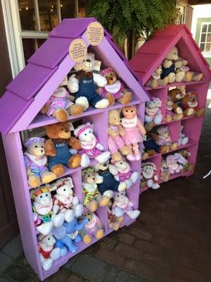 Personalized dolls and teddy bears.