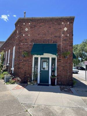 Megan’s Corner Salon