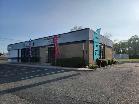 Bella Boutique & Crafts