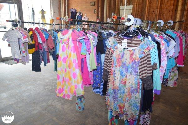 It's Time to Consign! Children's clothes, nursery furniture, toys... and more!