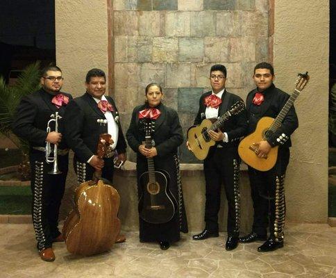 Los Ruiseñores a sus órdenes!