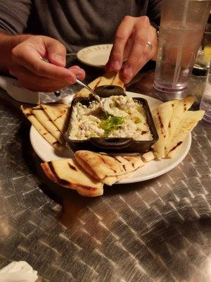 Crab and artichoke dip