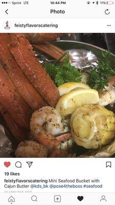 Mini Bucket (Crab legs, shrimp, mussels, potatoes, and corn)