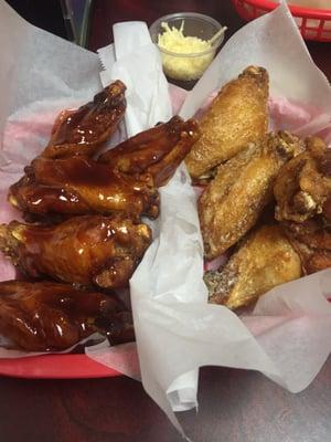 Yummy wings! Would return!