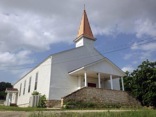 Bastrop Sound Sanctuary:
This distinctive historical building is easy to find; here is the view from Chestnut Street.
