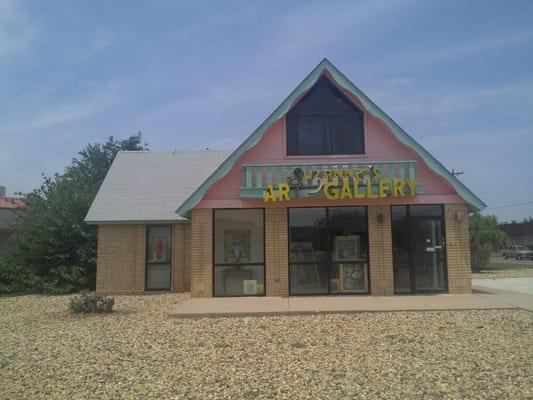 Suzanne's Art Gallery